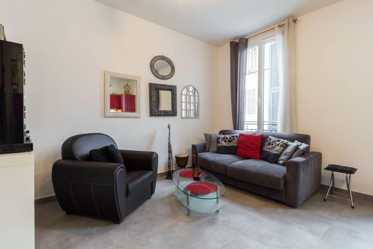 Stylish White And Red Apartments ジュアン・レ・パン エクステリア 写真
