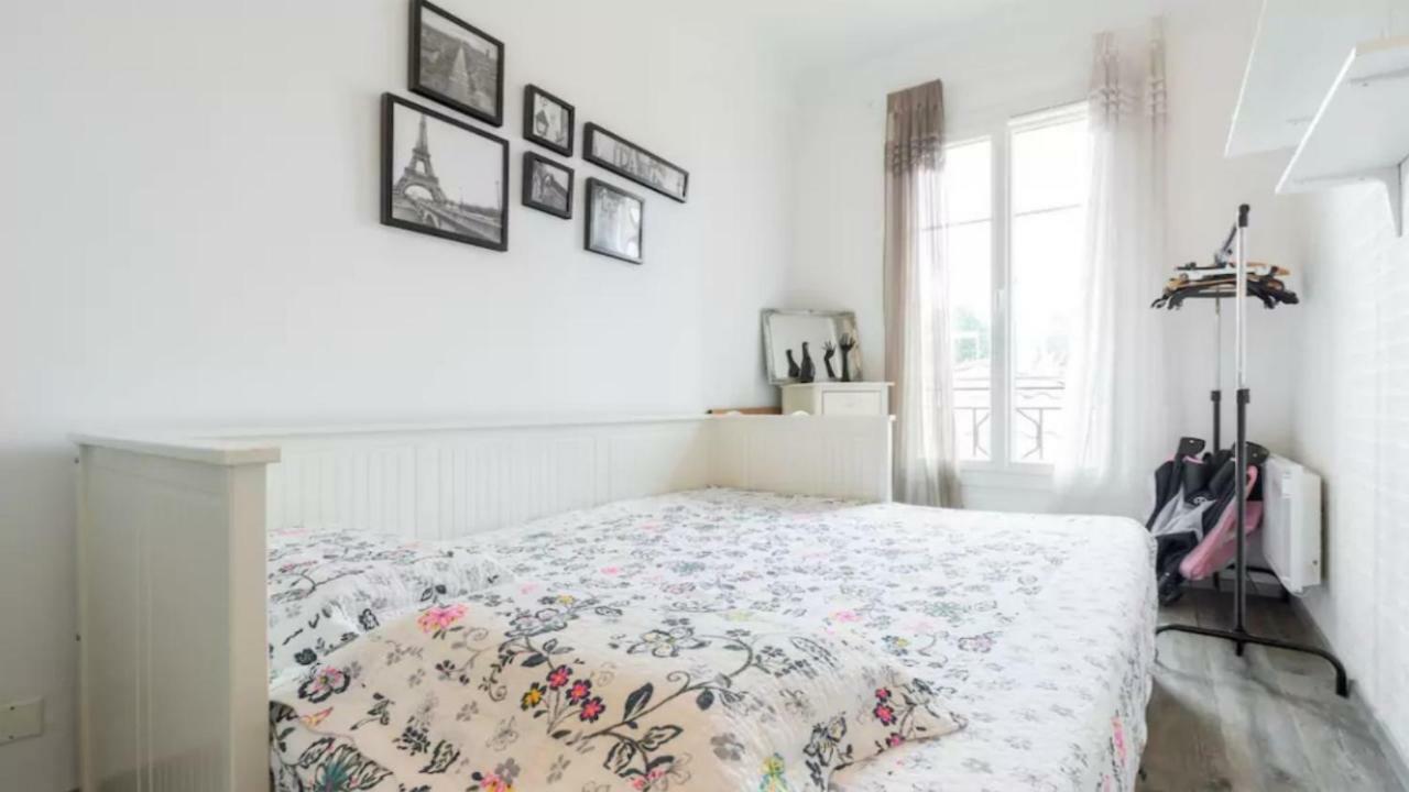 Stylish White And Red Apartments ジュアン・レ・パン エクステリア 写真